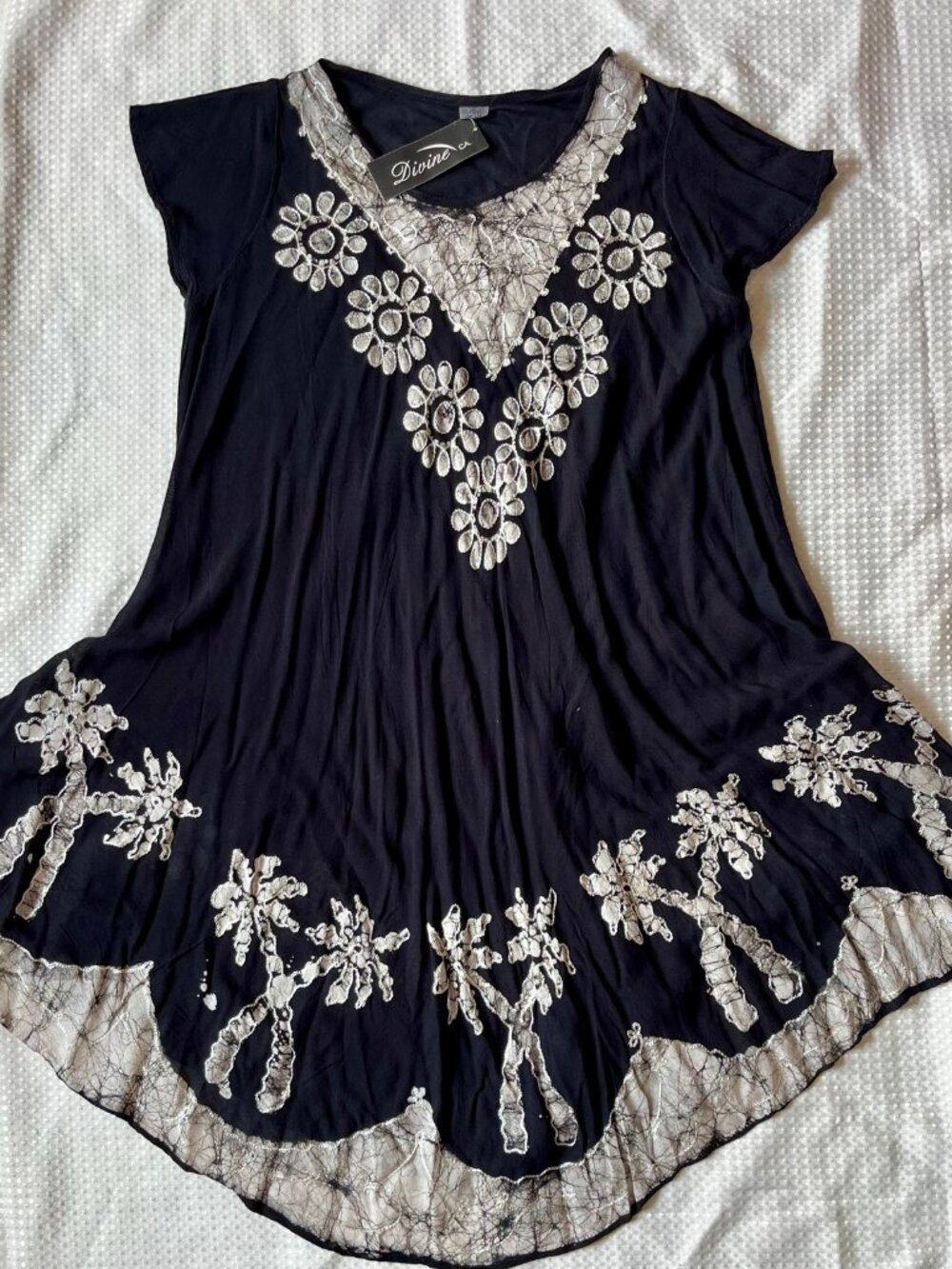 DIVINE CANADA NEW WITH TAGS BATIK PALM TREE DRESS